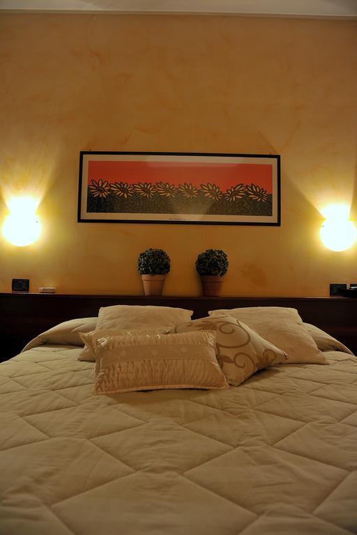 Hotel Parco Castelvetro Piacentino Quarto foto